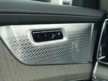 VOLVO XC90 Ultra T8 AWD Massage FourC 360  B&W Pano