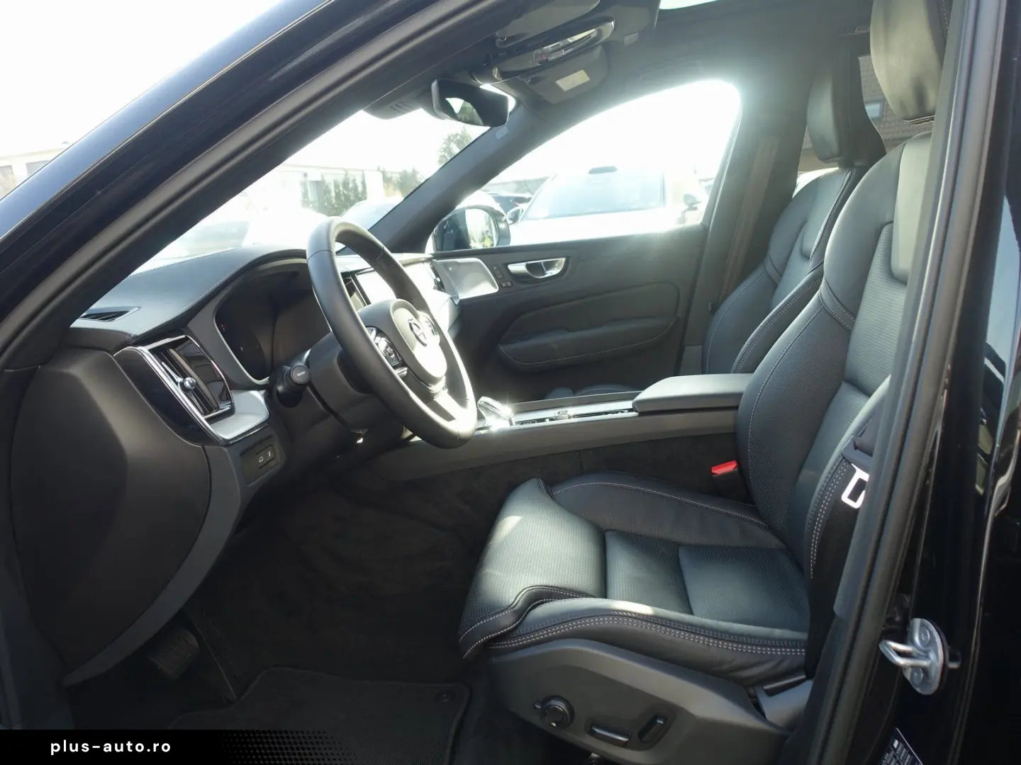 VOLVO XC60 Black Edition Ultra T6 AWD 360  B&W BLIS