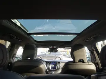 VOLVO XC60 Black Edition Ultra T6 AWD 360  B&W BLIS