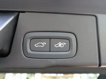 VOLVO XC60 Black Edition Ultra T6 AWD 360  B&W BLIS