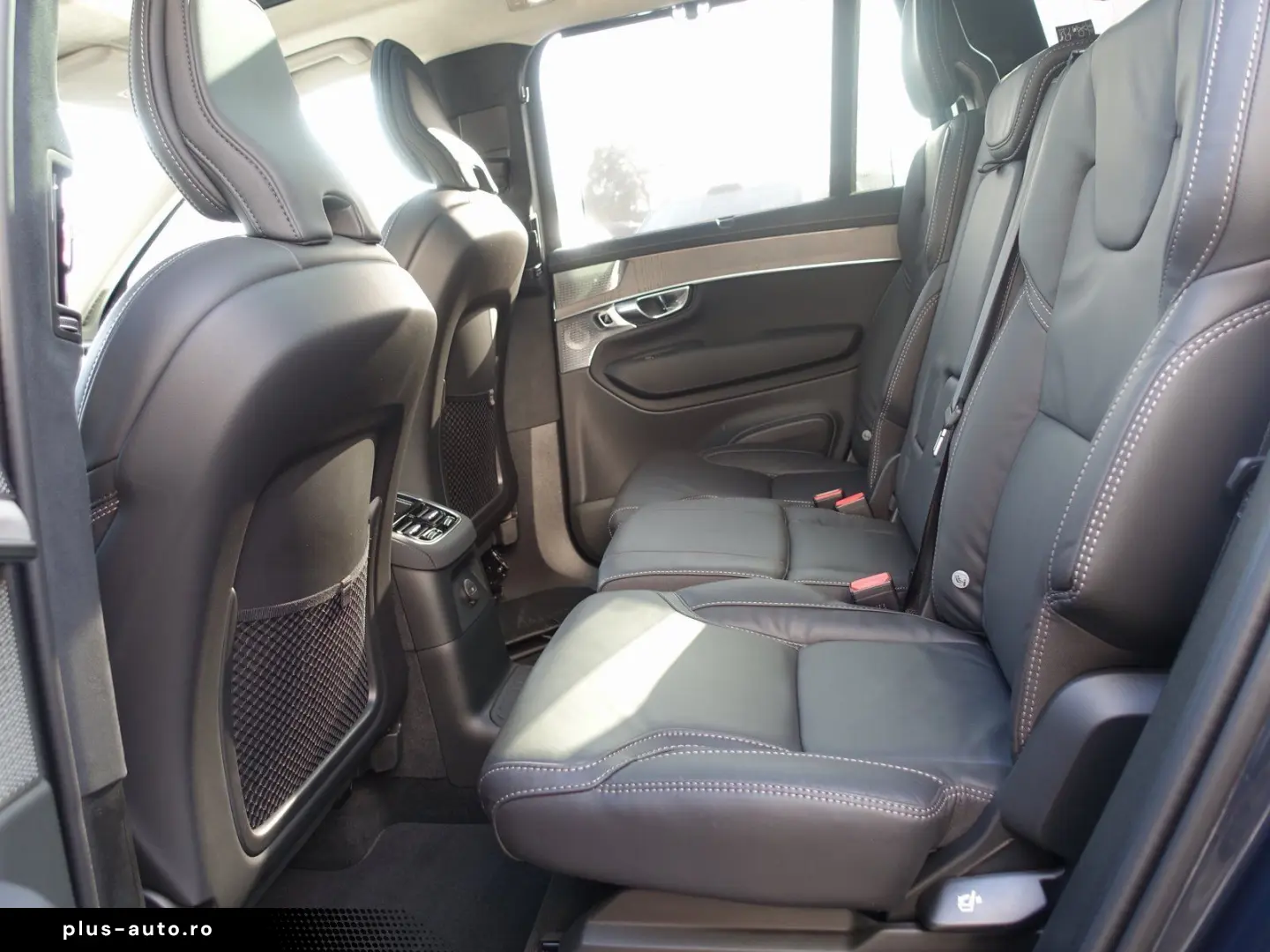 VOLVO XC90 Ultra  T8 AWD Massage Pano B&W FourC AHK