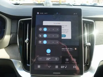 VOLVO XC90 Ultra  T8 AWD Massage Pano B&W FourC AHK