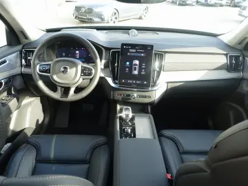 VOLVO XC90 Ultra  T8 AWD Massage Pano B&W FourC AHK