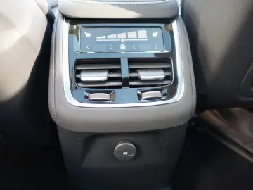 VOLVO XC90 Ultra  T8 AWD Massage Pano B&W FourC AHK