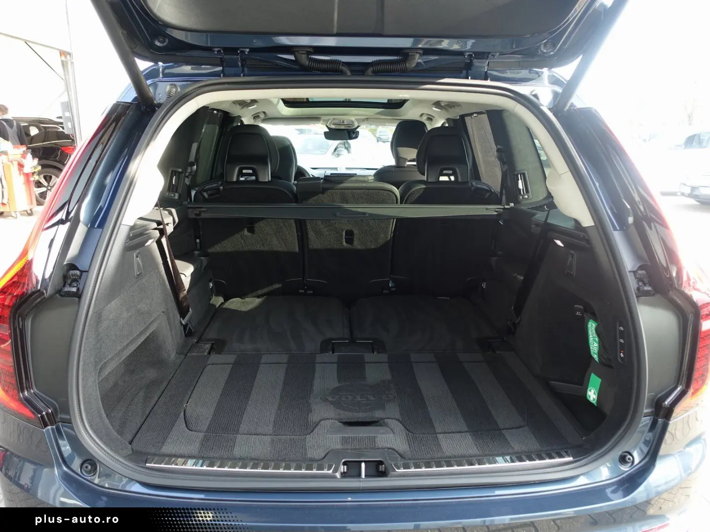 VOLVO XC90 Ultra  T8 AWD Massage Pano B&W FourC AHK