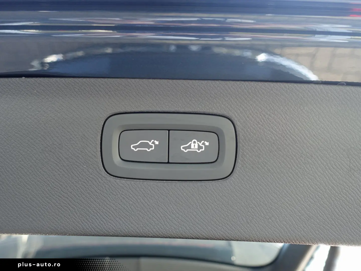 VOLVO XC90 Ultra  T8 AWD Massage Pano B&W FourC AHK