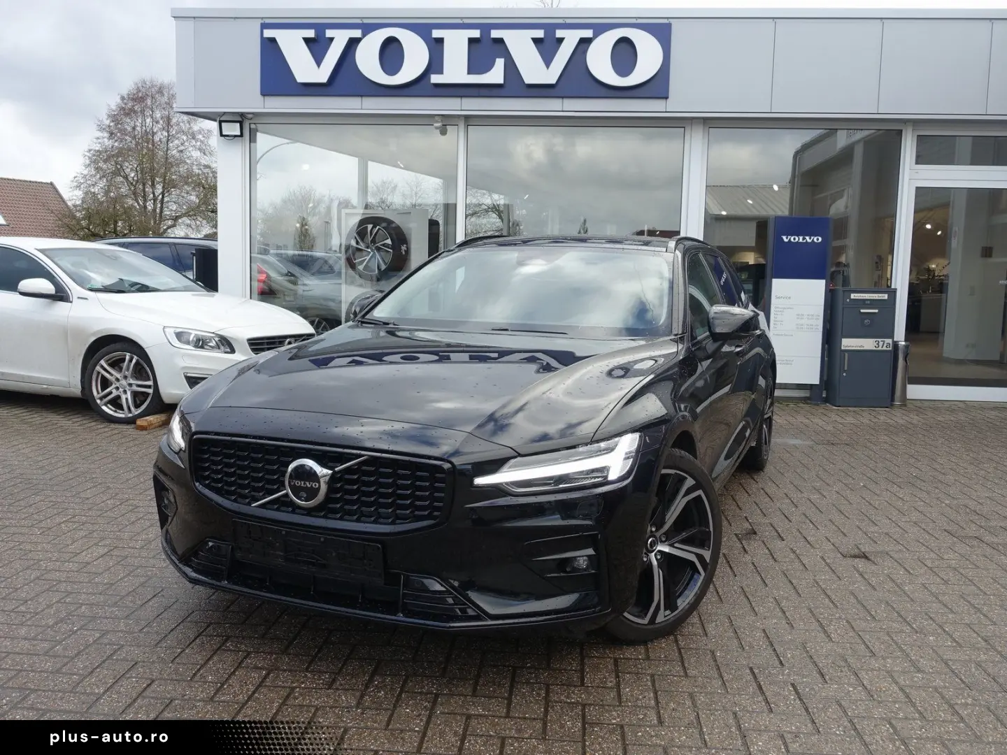 VOLVO V60 Plus B4 Dark Head-Up Pano AHK Memory BLIS