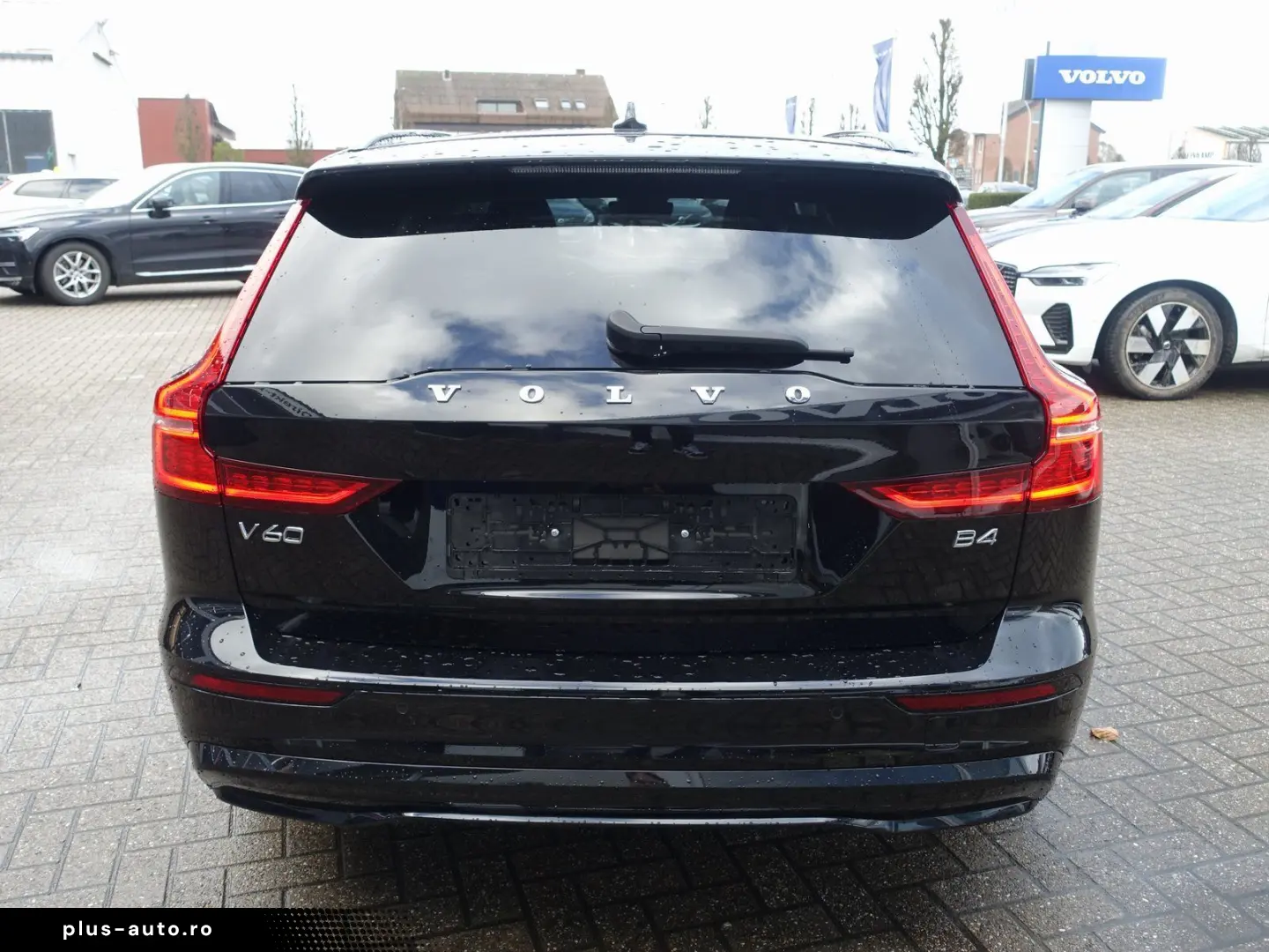 VOLVO V60 Plus B4 Dark Head-Up Pano AHK Memory BLIS