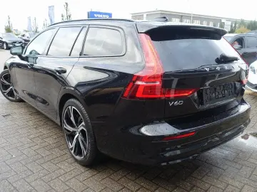 VOLVO V60 Plus B4 Dark Head-Up Pano AHK Memory BLIS