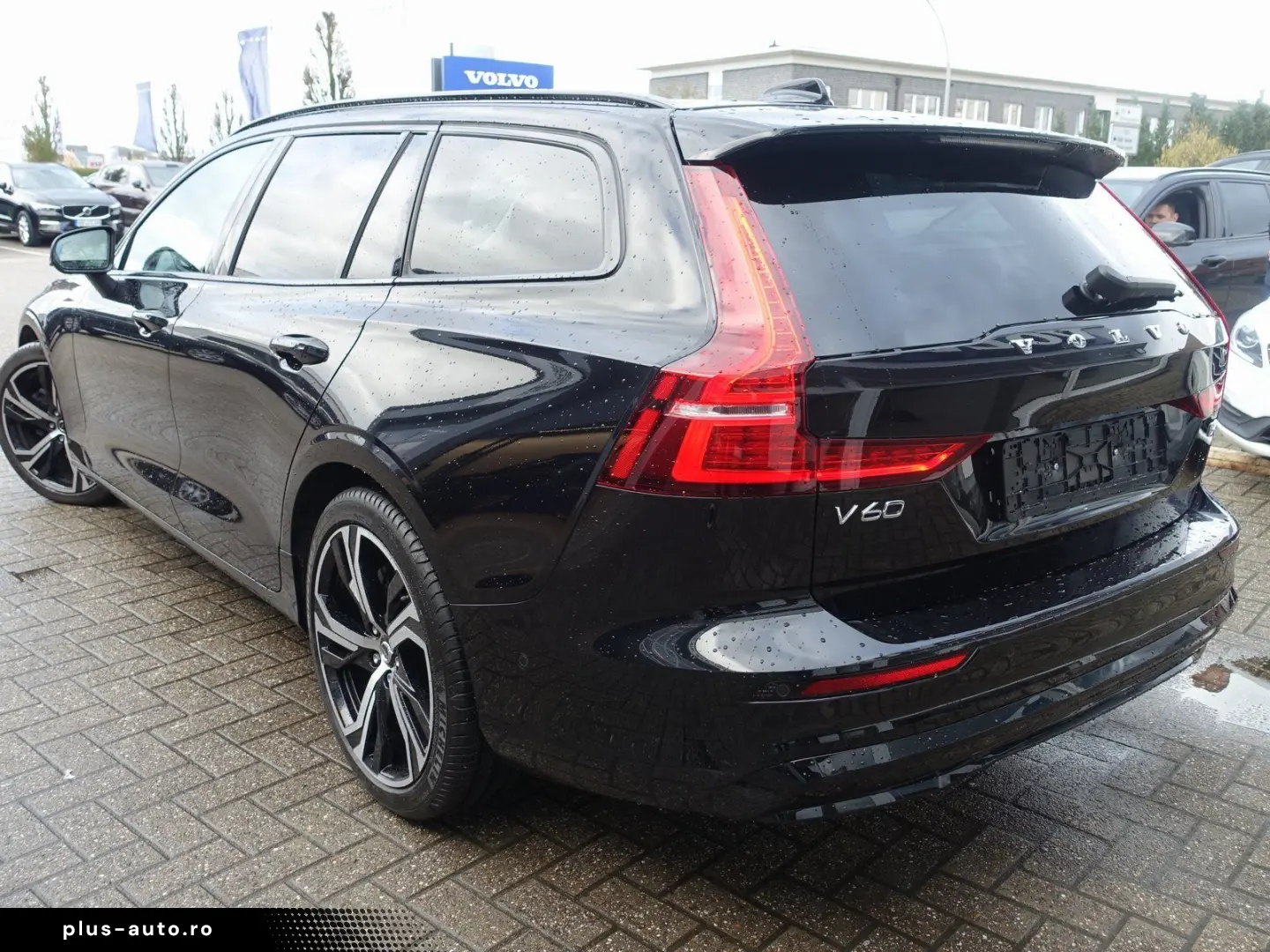 VOLVO V60 Plus B4 Dark Head-Up Pano AHK Memory BLIS