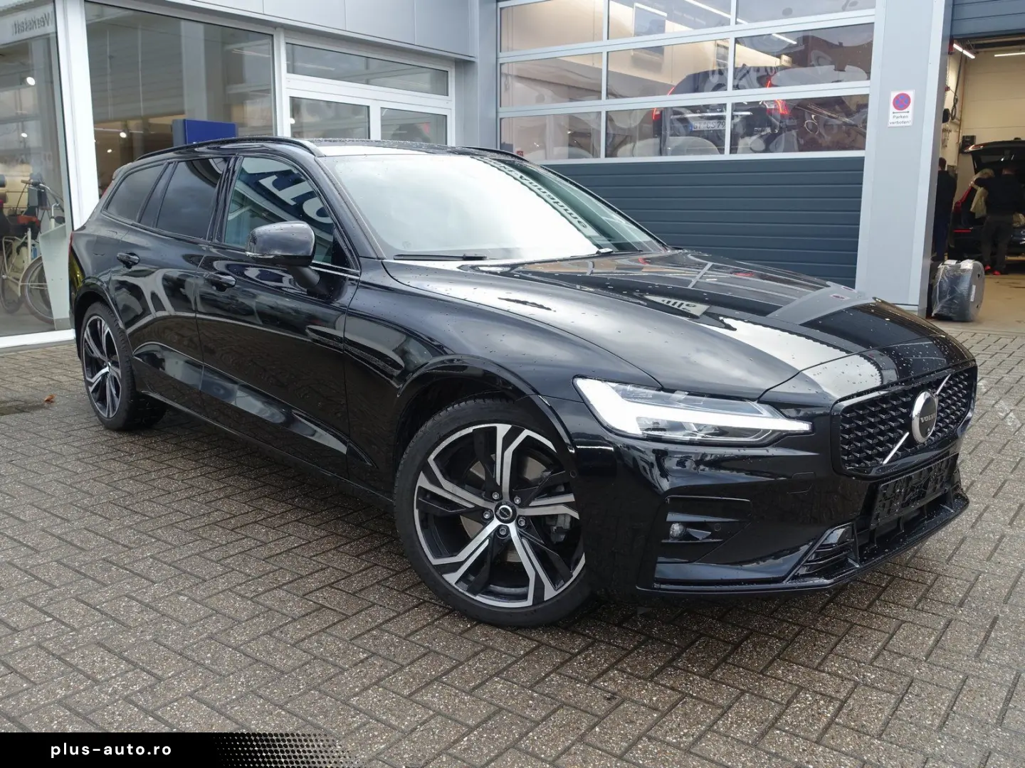 VOLVO V60 Plus B4 Dark Head-Up Pano AHK Memory BLIS