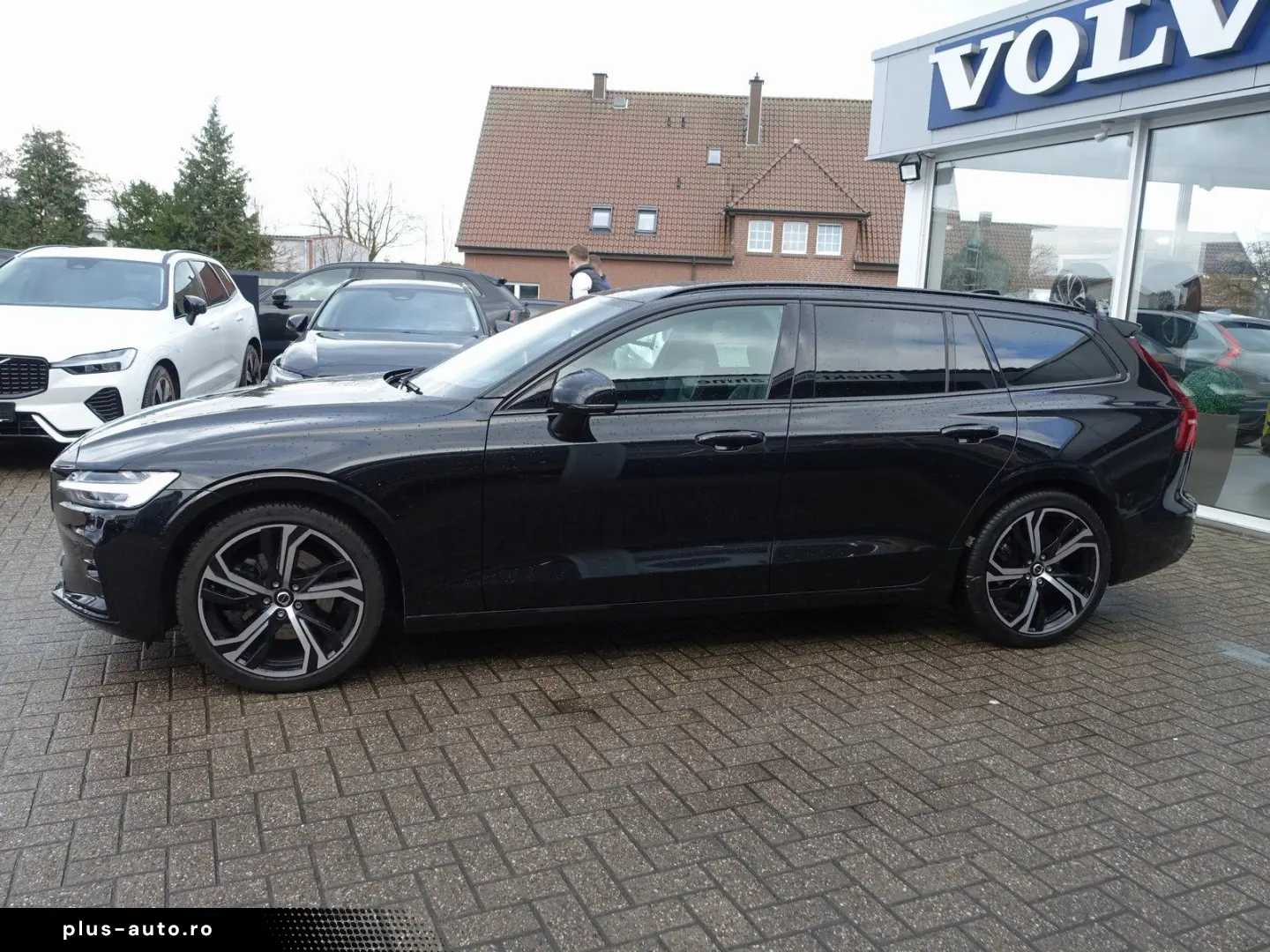 VOLVO V60 Plus B4 Dark Head-Up Pano AHK Memory BLIS