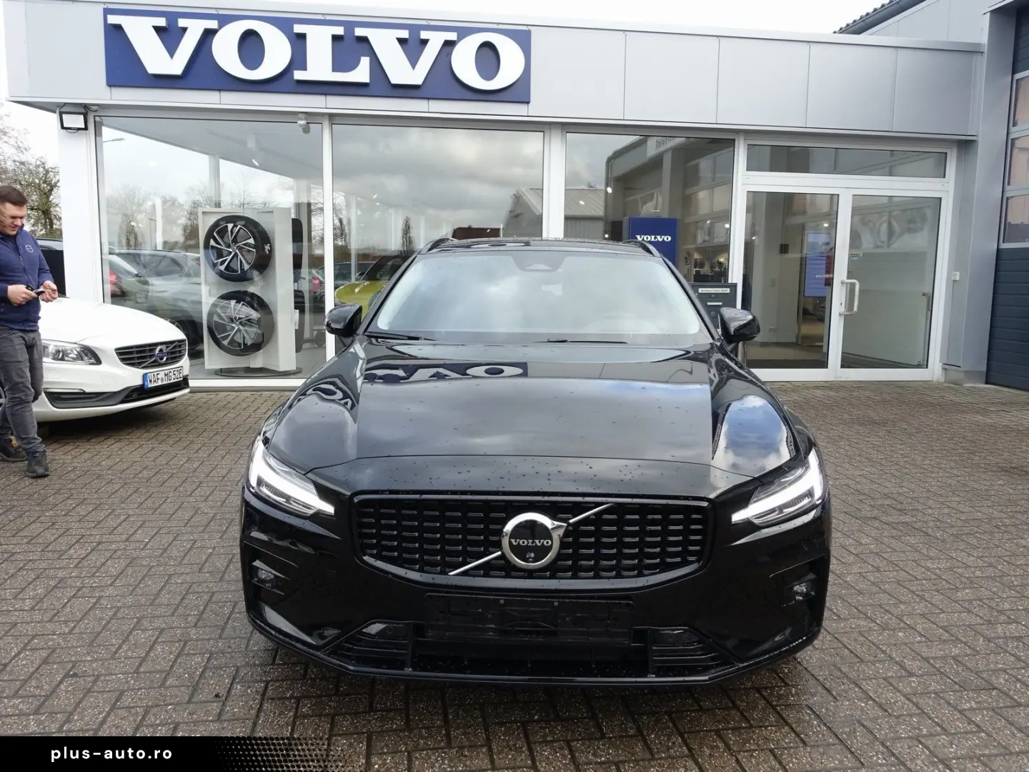 VOLVO V60 Plus B4 Dark Head-Up Pano AHK Memory BLIS