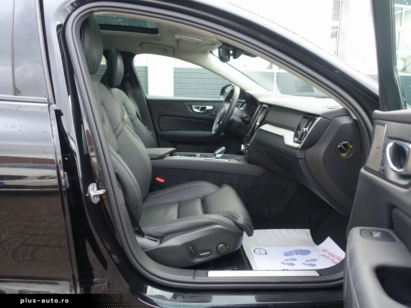 VOLVO V60 Plus B4 Dark Head-Up Pano AHK Memory BLIS