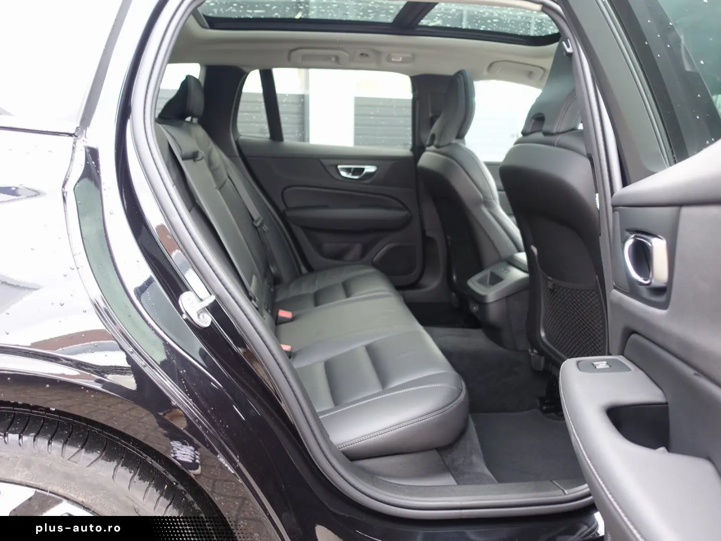 VOLVO V60 Plus B4 Dark Head-Up Pano AHK Memory BLIS