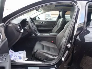 VOLVO V60 Plus B4 Dark Head-Up Pano AHK Memory BLIS