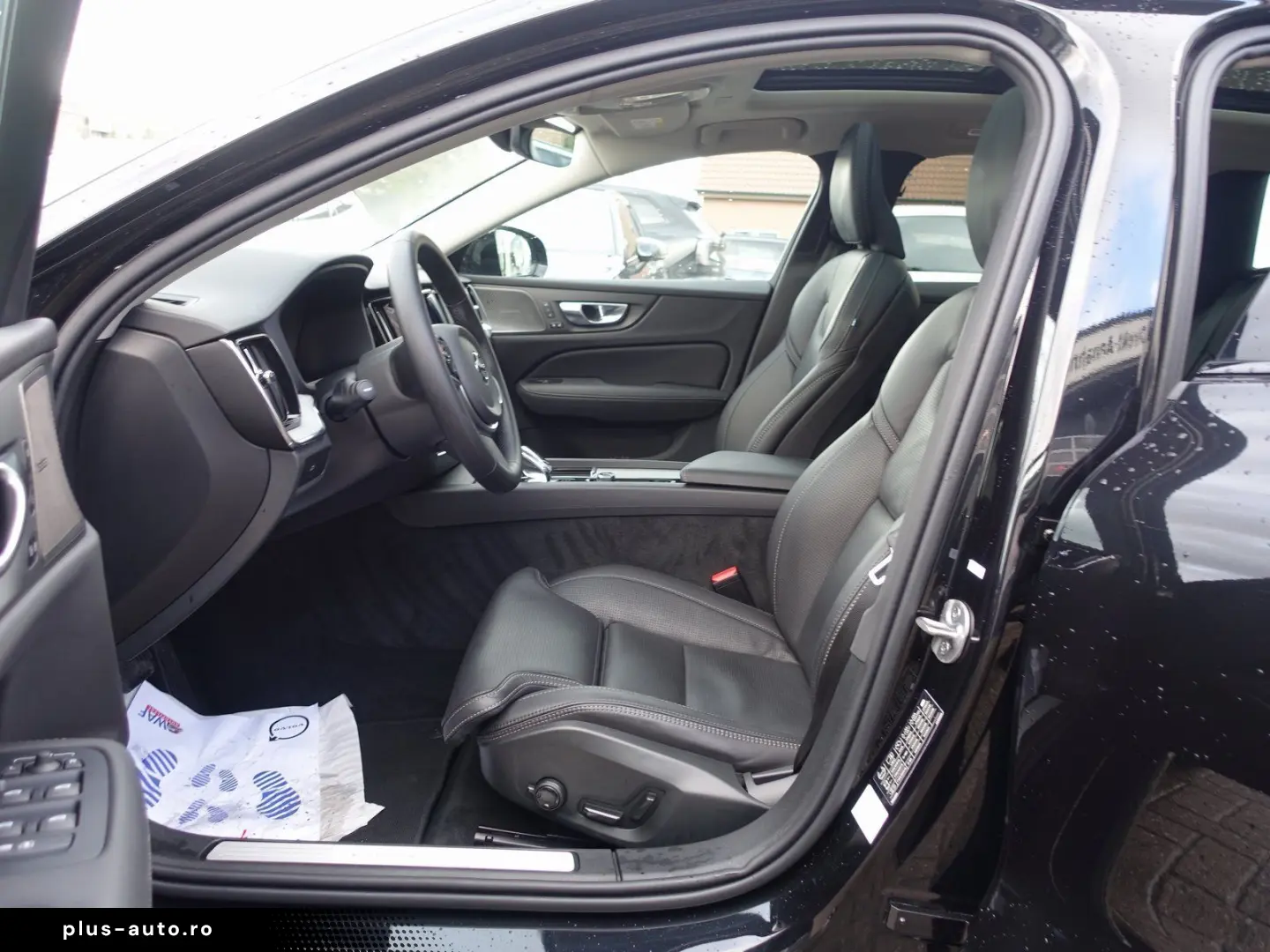 VOLVO V60 Plus B4 Dark Head-Up Pano AHK Memory BLIS