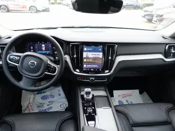 VOLVO V60 Plus B4 Dark Head-Up Pano AHK Memory BLIS