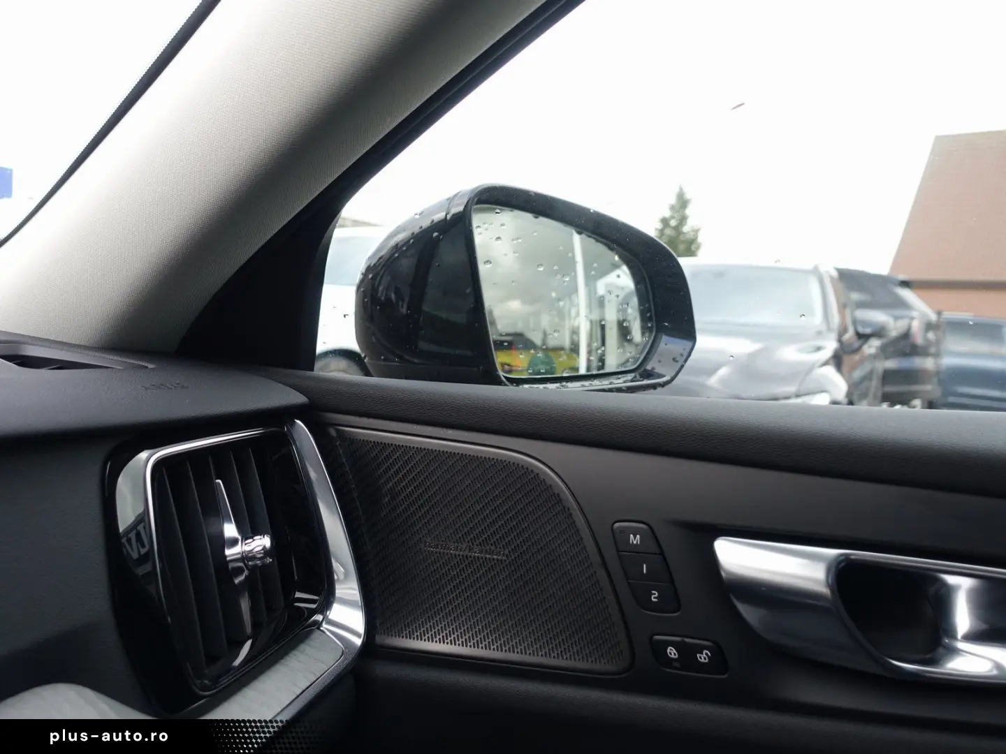 VOLVO V60 Plus B4 Dark Head-Up Pano AHK Memory BLIS