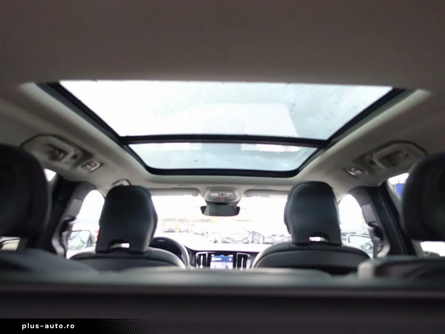 VOLVO V60 Plus B4 Dark Head-Up Pano AHK Memory BLIS