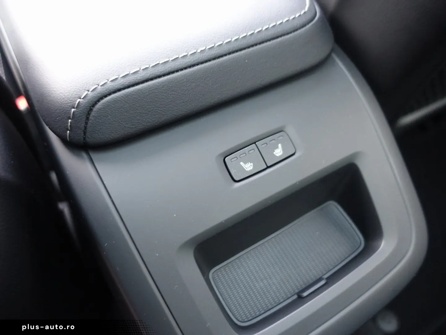 VOLVO V60 Plus B4 Dark Head-Up Pano AHK Memory BLIS