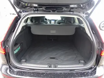 VOLVO V60 Plus B4 Dark Head-Up Pano AHK Memory BLIS