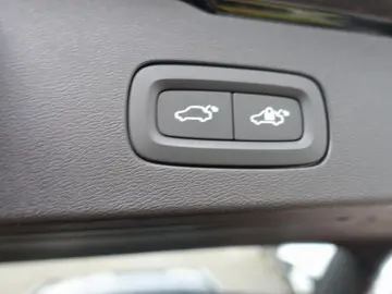 VOLVO V60 Plus B4 Dark Head-Up Pano AHK Memory BLIS