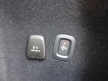 VOLVO V60 Plus B4 Dark Head-Up Pano AHK Memory BLIS