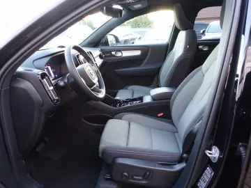 VOLVO XC40 Black Edition Plus B3 360 Cam Panorama BLIS