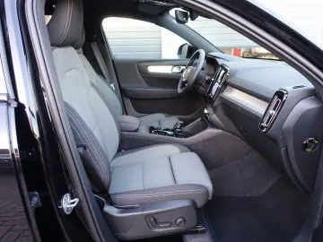 VOLVO XC40 Black Edition Plus B3 360 Cam Panorama BLIS