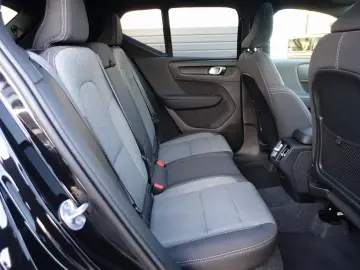 VOLVO XC40 Black Edition Plus B3 360 Cam Panorama BLIS