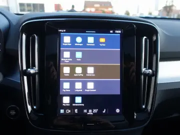 VOLVO XC40 Black Edition Plus B3 360 Cam Panorama BLIS