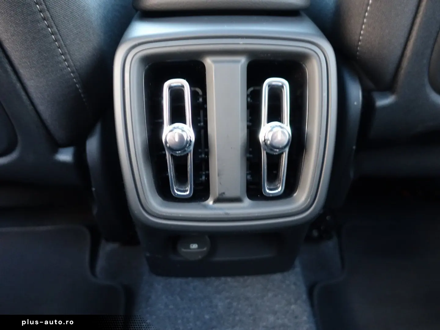 VOLVO XC40 Black Edition Plus B3 360 Cam Panorama BLIS