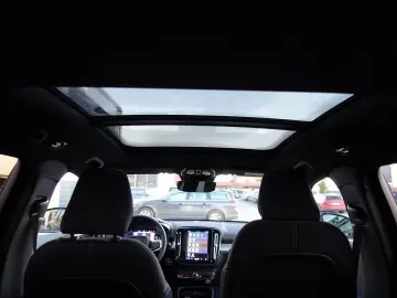 VOLVO XC40 Black Edition Plus B3 360 Cam Panorama BLIS