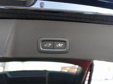 VOLVO XC40 Black Edition Plus B3 360 Cam Panorama BLIS