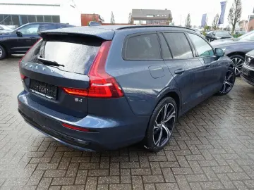 VOLVO V60 B4 Ultra Dark B&W Massage AHK 360  HeadUP