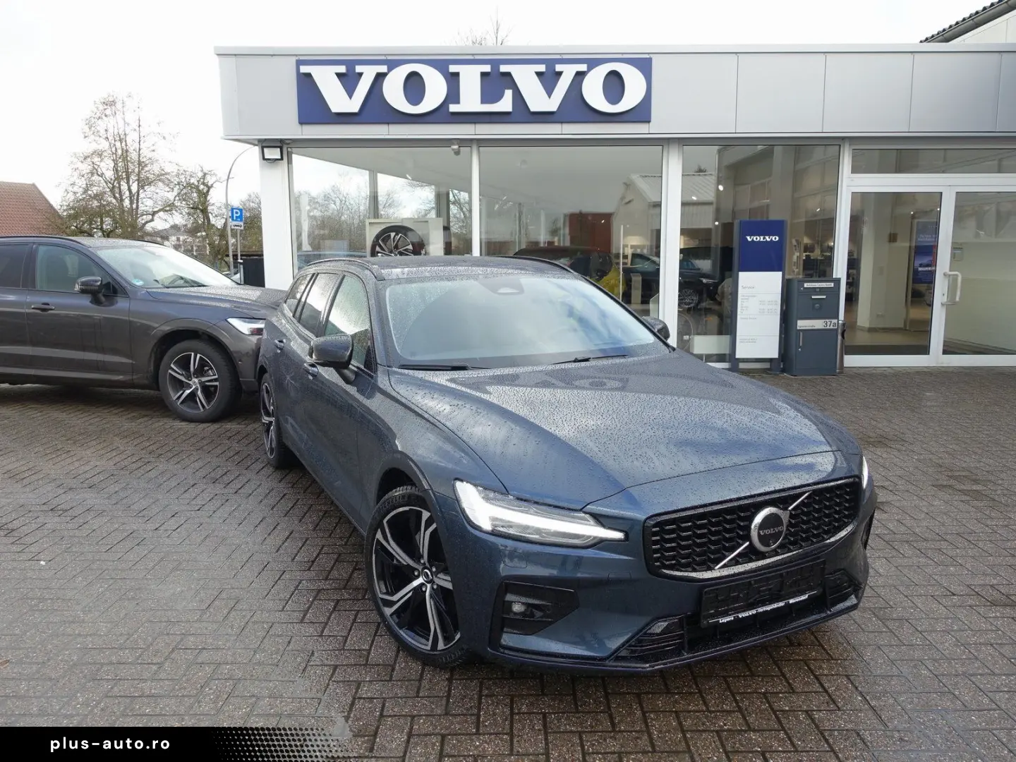 VOLVO V60 B4 Ultra Dark B&W Massage AHK 360  HeadUP