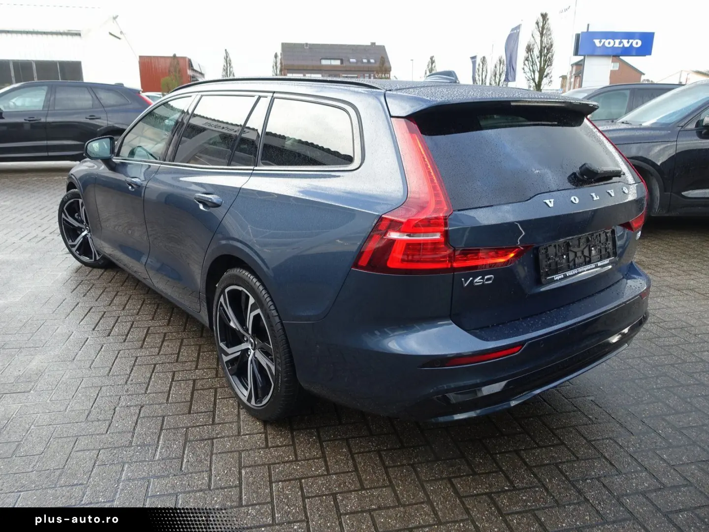 VOLVO V60 B4 Ultra Dark B&W Massage AHK 360  HeadUP