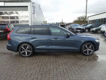 VOLVO V60 B4 Ultra Dark B&W Massage AHK 360  HeadUP