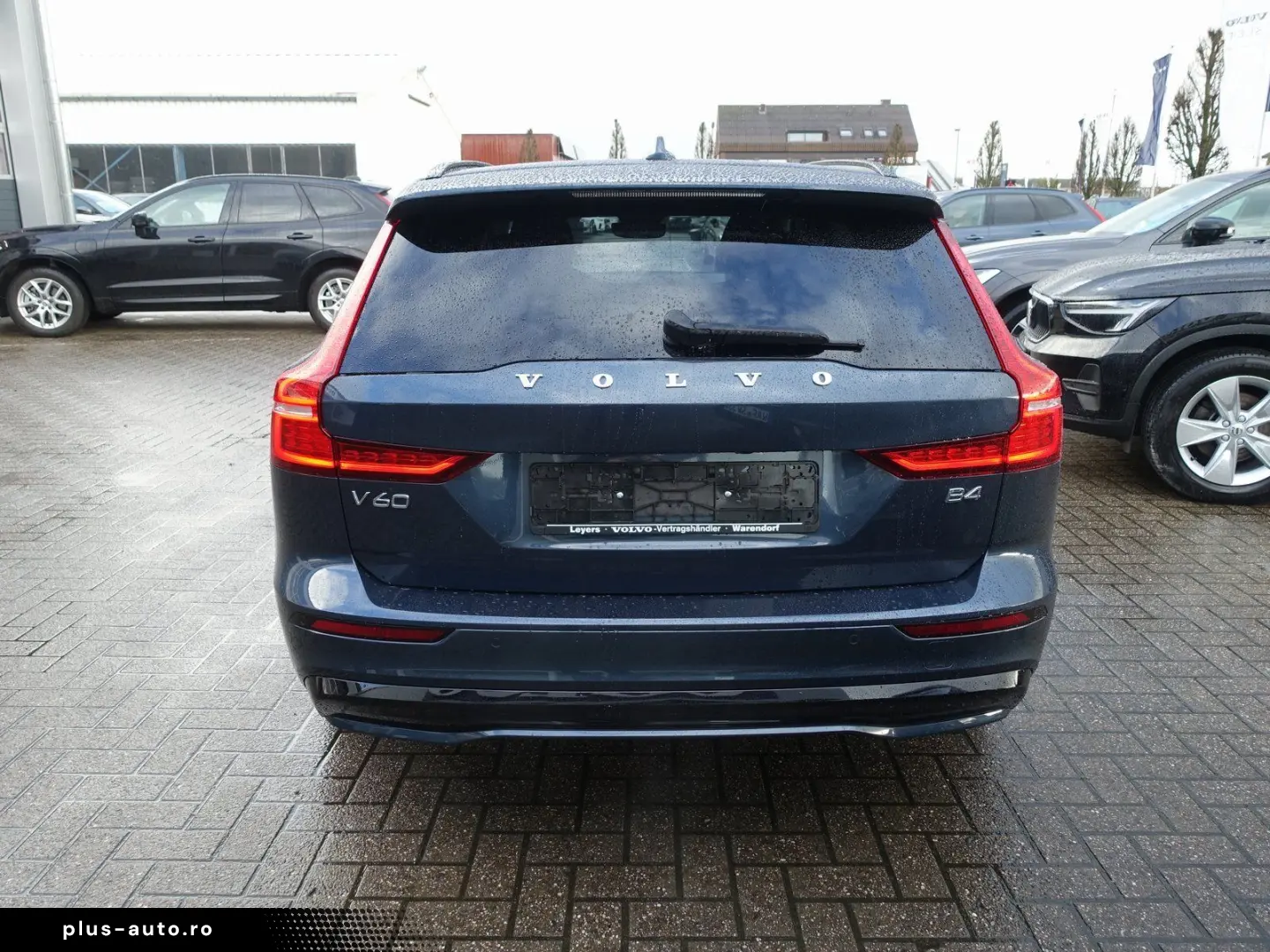 VOLVO V60 B4 Ultra Dark B&W Massage AHK 360  HeadUP