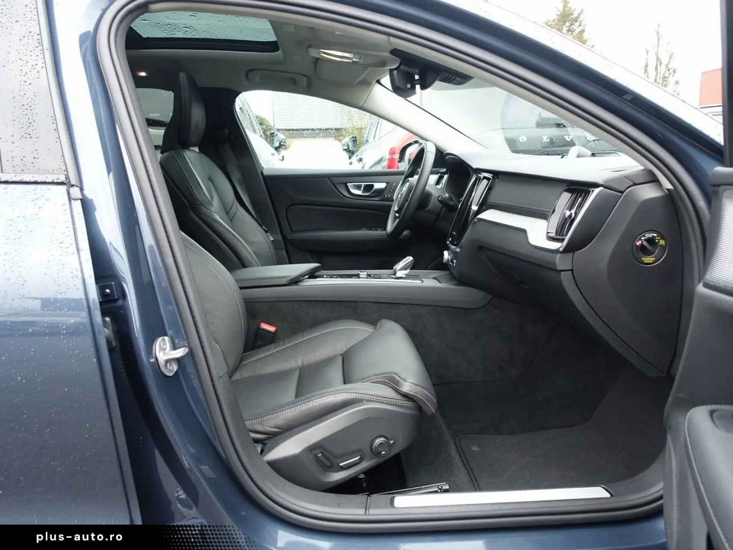 VOLVO V60 B4 Ultra Dark B&W Massage AHK 360  HeadUP