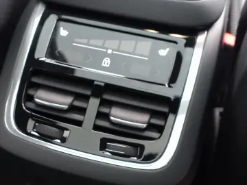 VOLVO V60 B4 Ultra Dark B&W Massage AHK 360  HeadUP