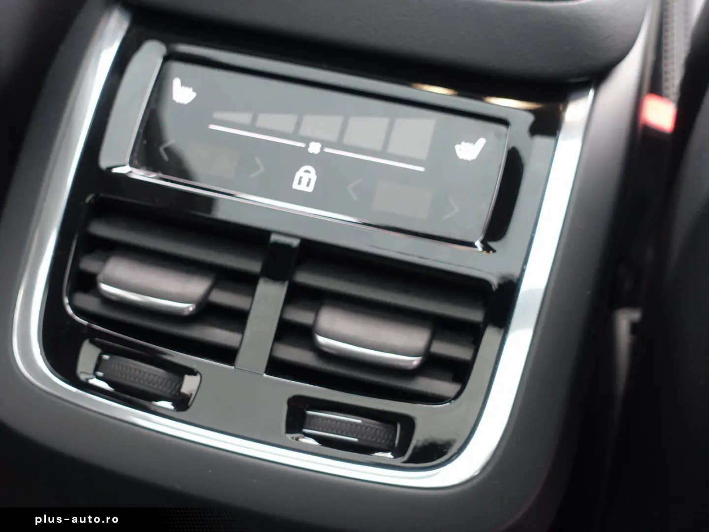 VOLVO V60 B4 Ultra Dark B&W Massage AHK 360  HeadUP