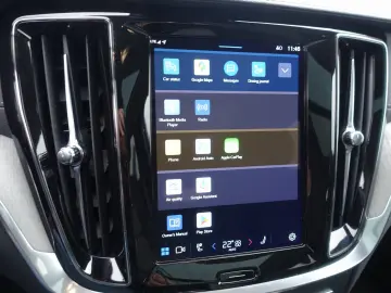 VOLVO V60 B4 Ultra Dark B&W Massage AHK 360  HeadUP