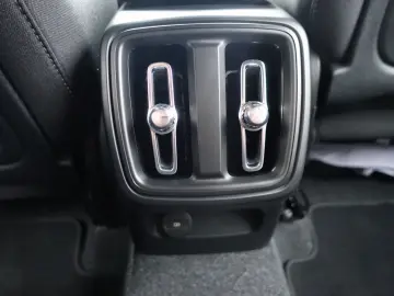 VOLVO XC40 Plus B3 Dark 360  H&K Carplay Memory BLIS