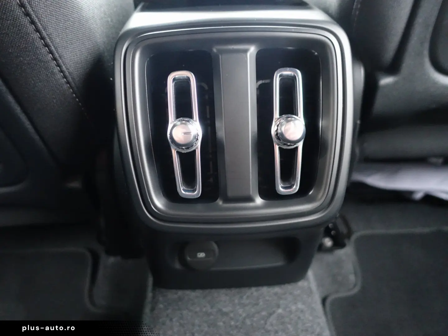 VOLVO XC40 Plus B3 Dark 360  H&K Carplay Memory BLIS