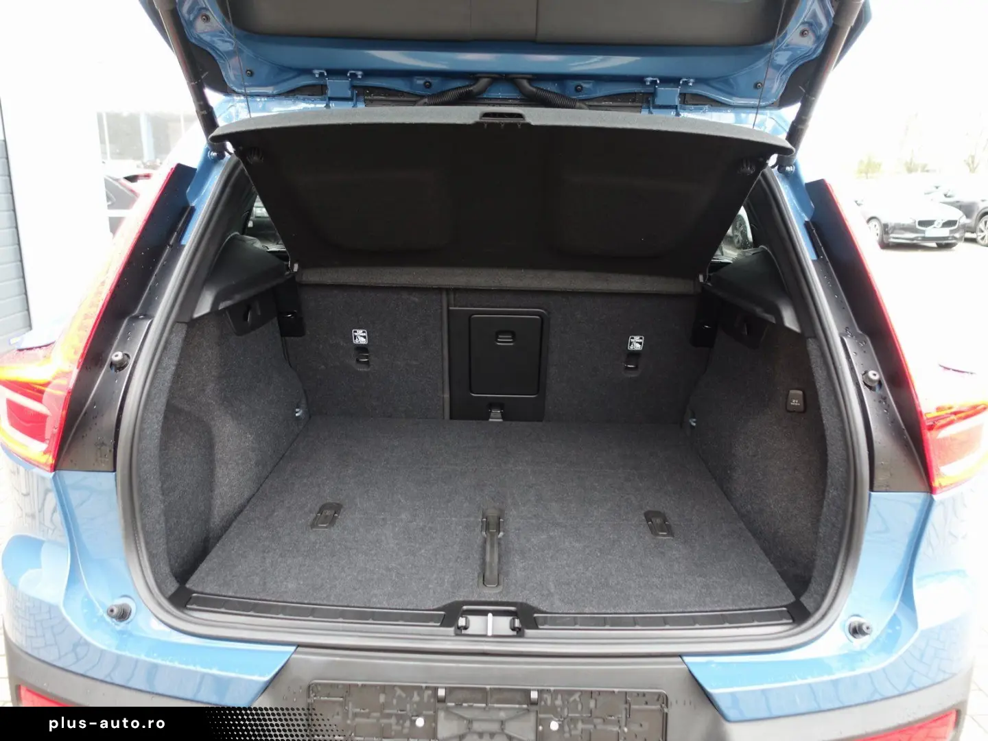 VOLVO XC40 Plus B3 Dark 360  H&K Carplay Memory BLIS