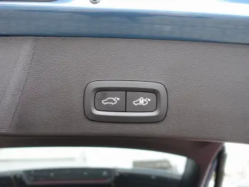 VOLVO XC40 Plus B3 Dark 360  H&K Carplay Memory BLIS