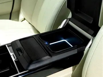 Land Rover Range Rover P550e PHEV Autobiography L460