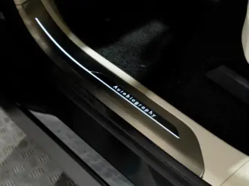 Land Rover Range Rover P550e PHEV Autobiography L460